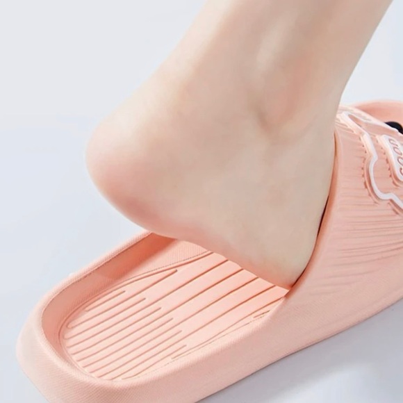 Women Good Bear Graphic Pink or Grey Slides *NEW* - Picture 2 of 13